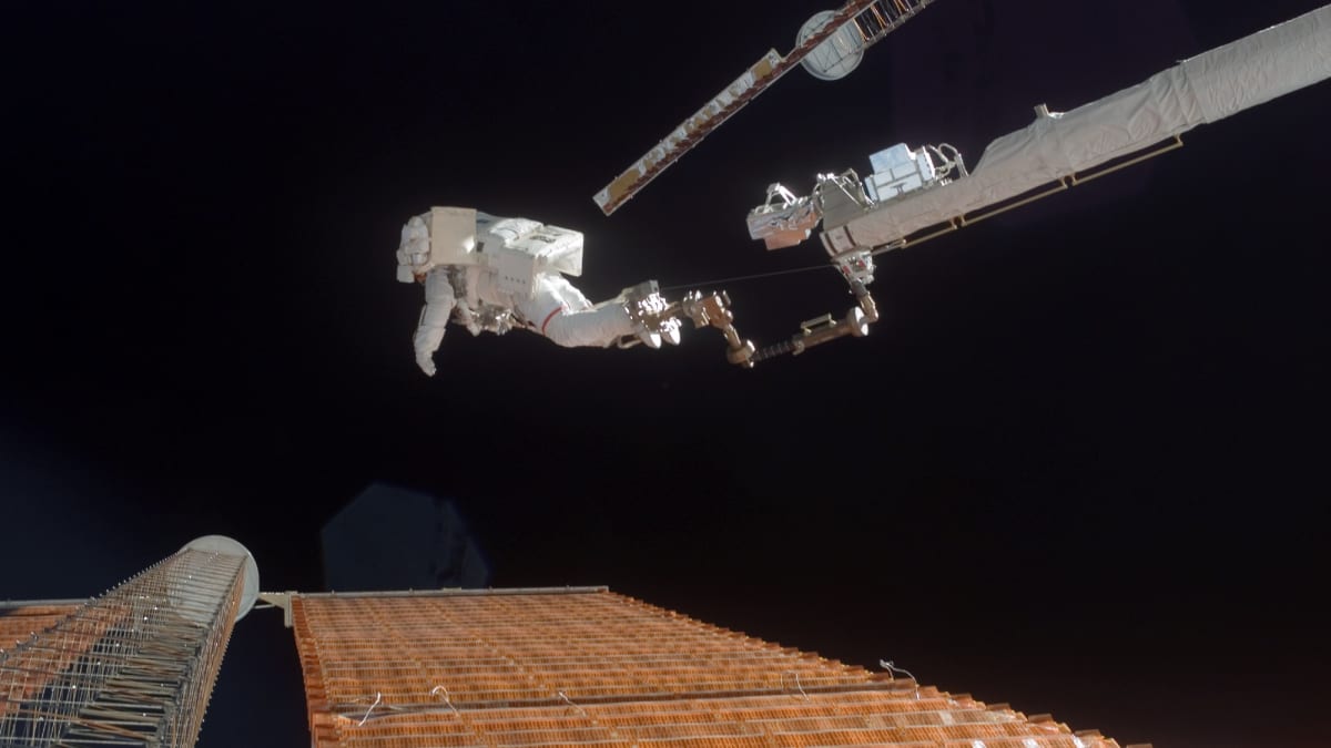NASA to Fix 25-Year-Old Space Station Robot Arm - Image 4