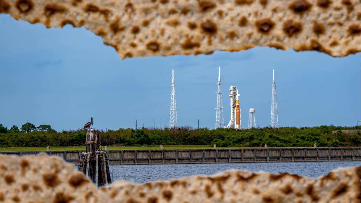 NASA Launches 4 Astronauts to Moon After 50-Year Break - Image 2