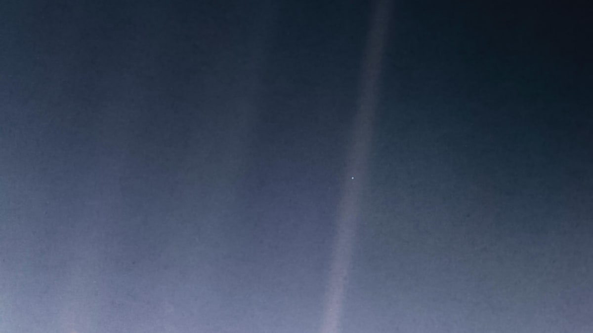 Artemis 2 Captures Stunning New Photos of Earth From Moon - Image 4