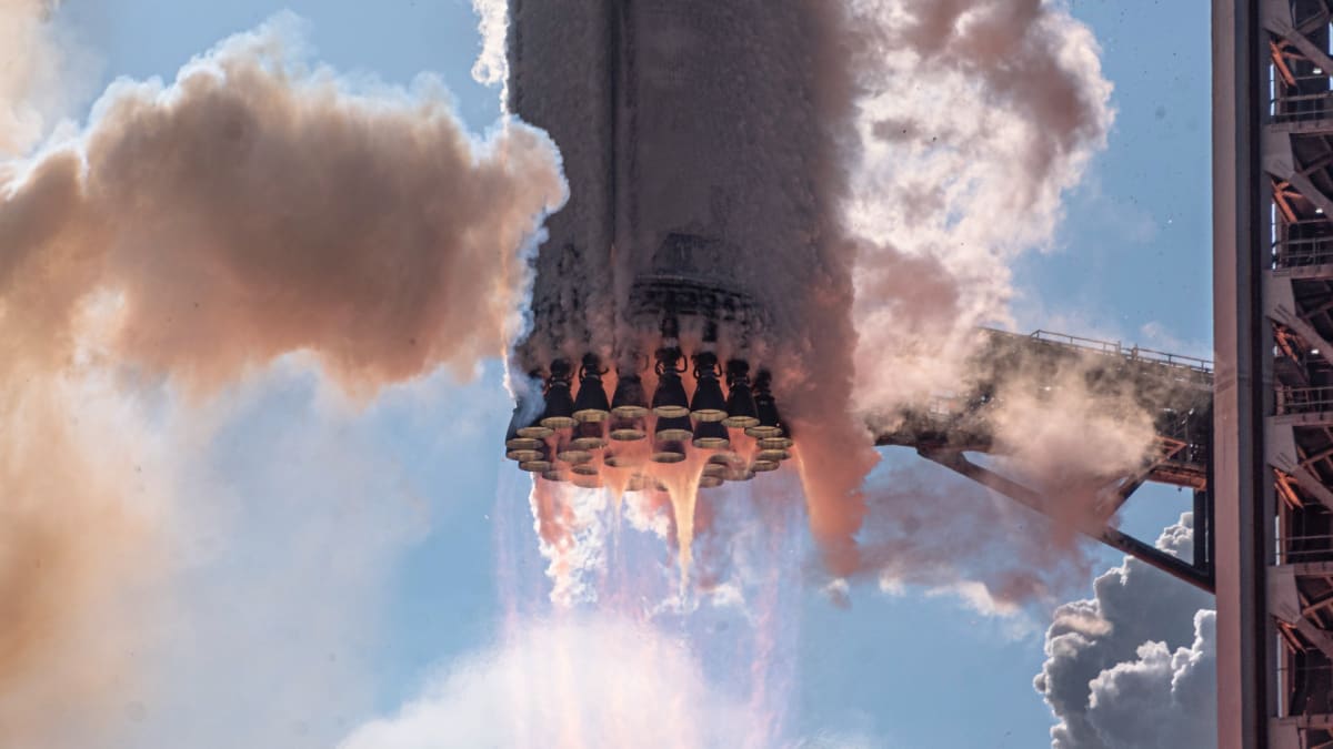 SpaceX Launches Most Powerful Starship Ever Built - Image 3