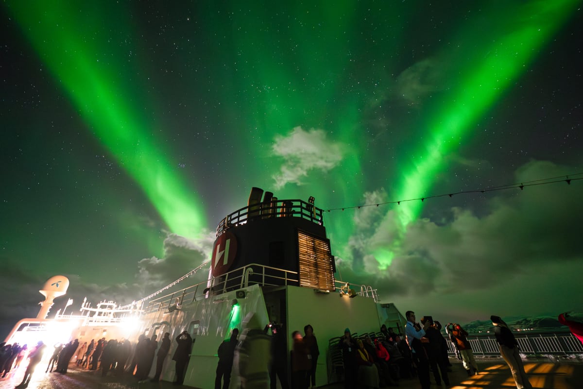 Aurora Expert Captures 3-Hour Light Show in Norway - Image 5