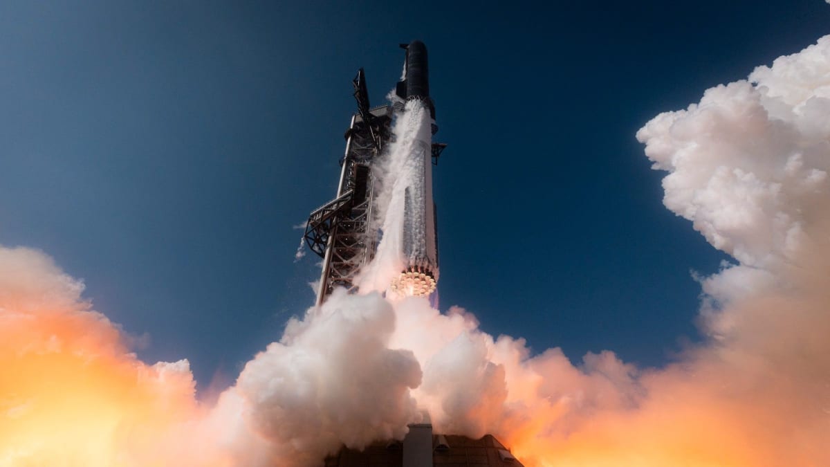 SpaceX Launches Most Powerful Starship Ever Built