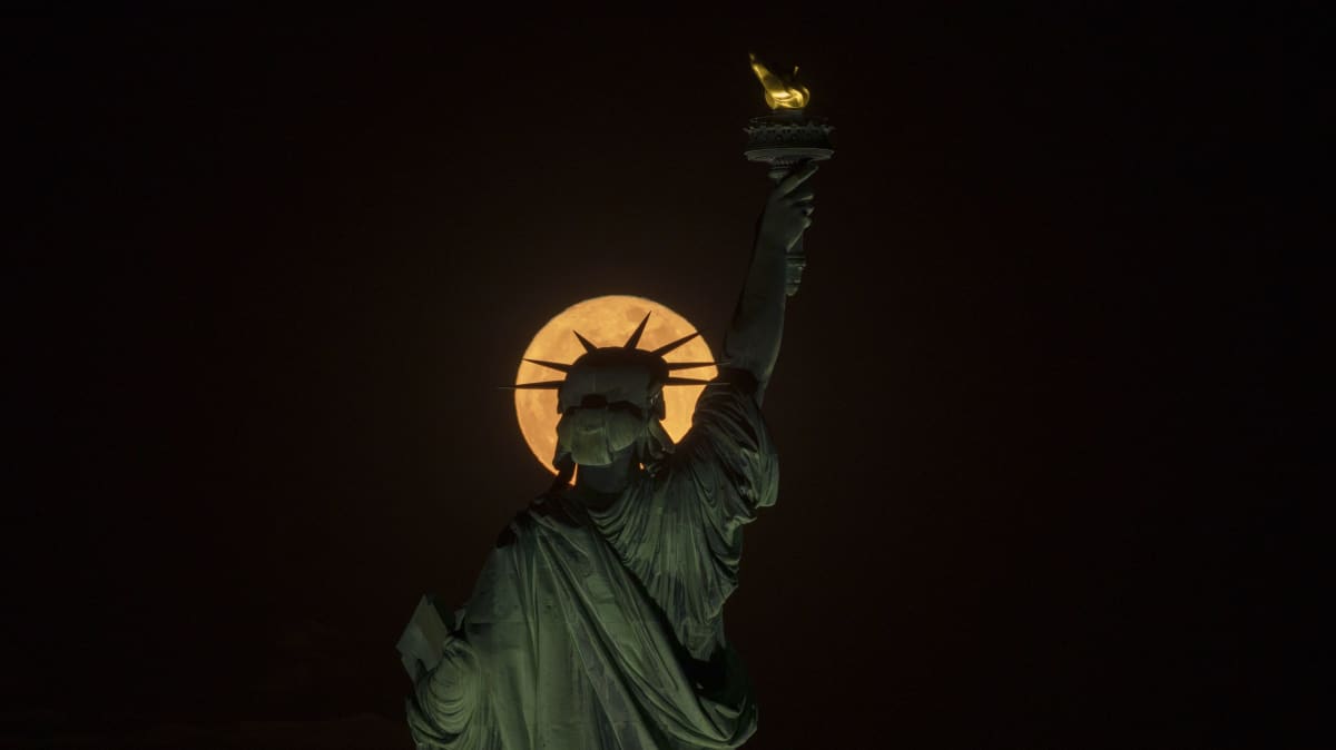 May's Flower Moon Dazzles Skywatchers Worldwide - Image 4
