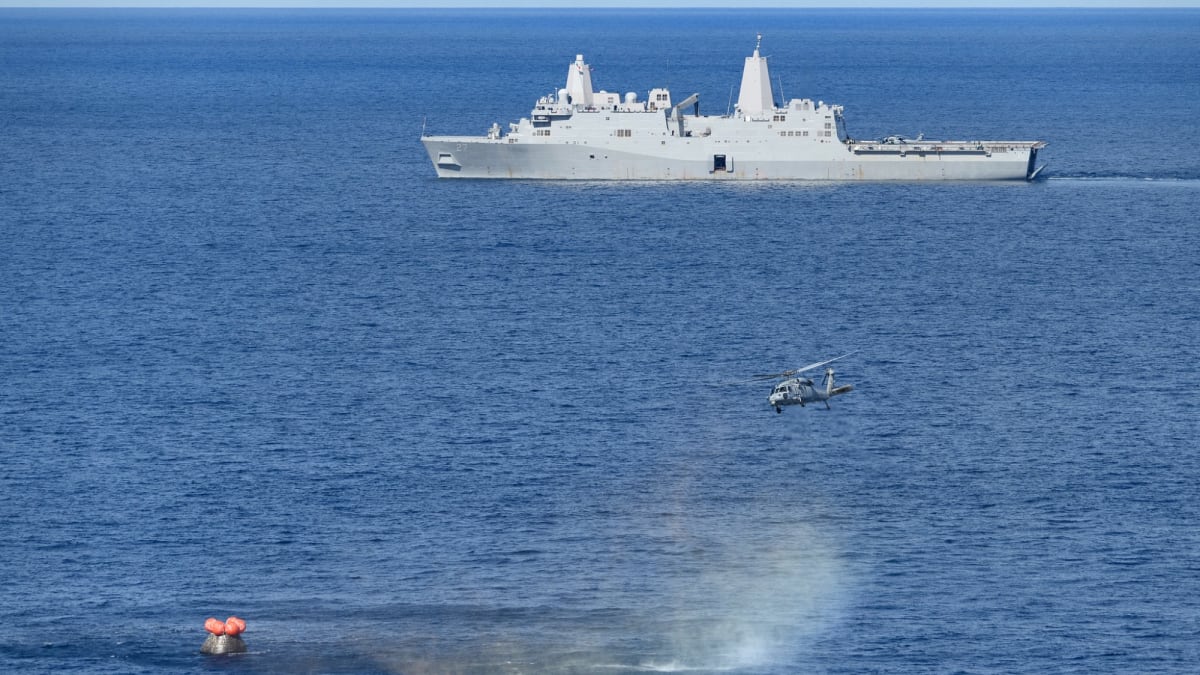 NASA's Artemis 2 Crew Returns From Historic Moon Mission - Image 5