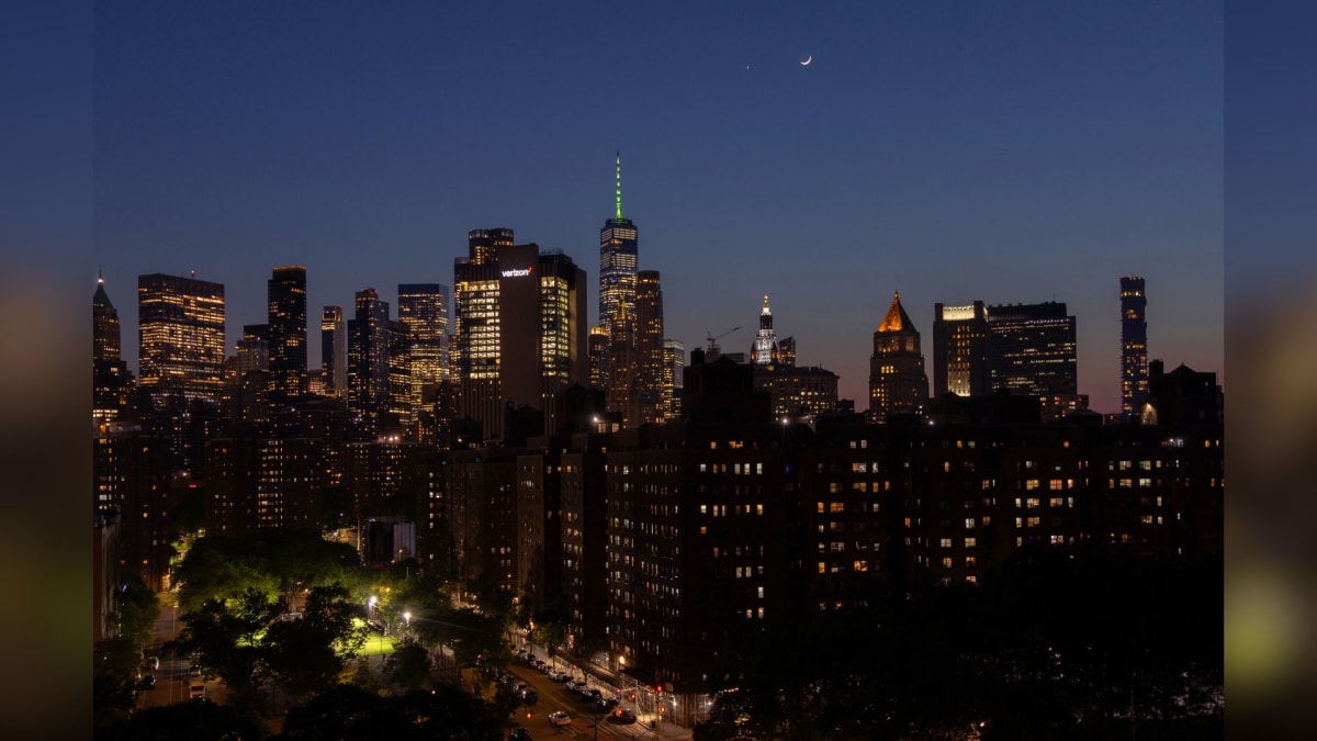 Moon and Venus Dazzle Skywatchers Worldwide This Week - Image 4
