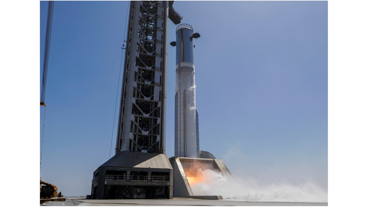 SpaceX's Most Powerful Starship V3 Fires Up for Moon and Mars - Image 3