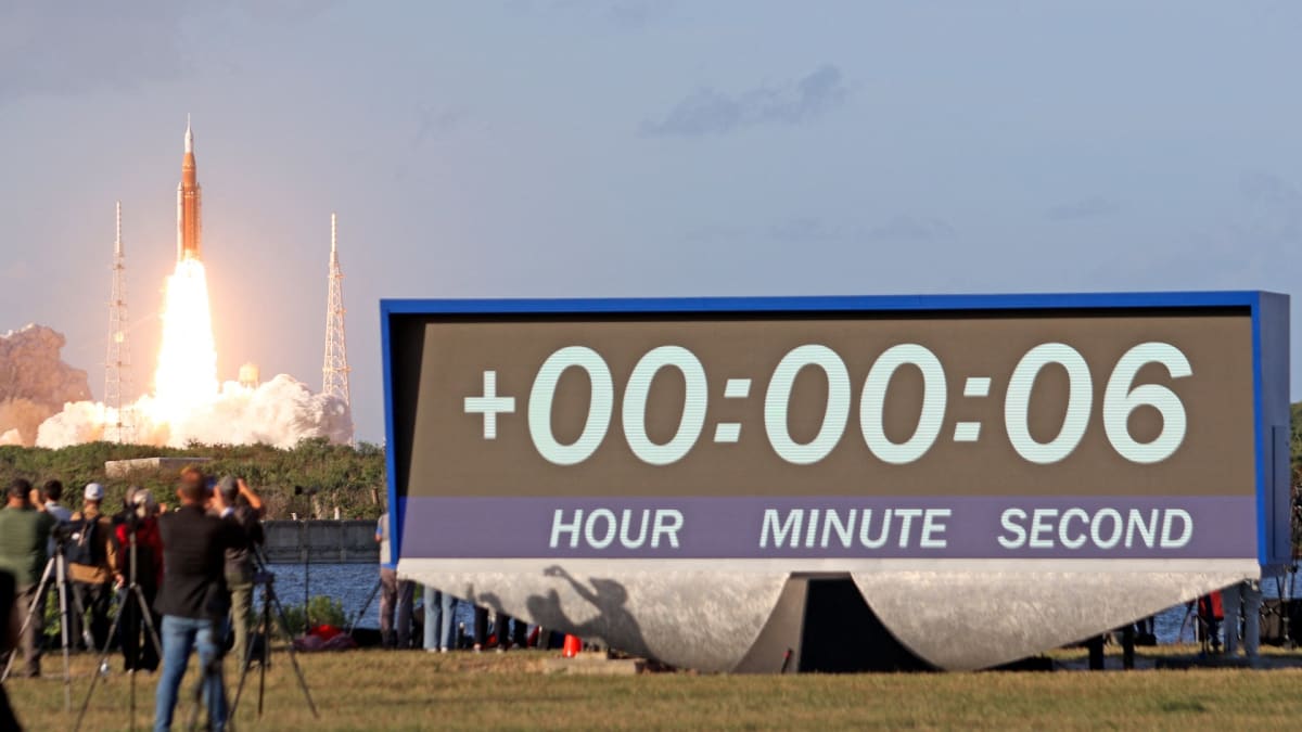 Humanity Returns to the Moon After 50 Years - Image 5