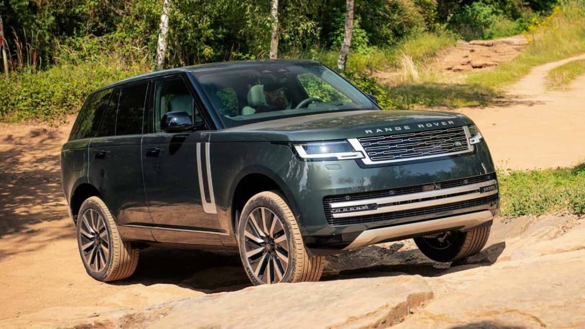Range Rover's First Electric SUV Beats Off-Road Test - Image 2