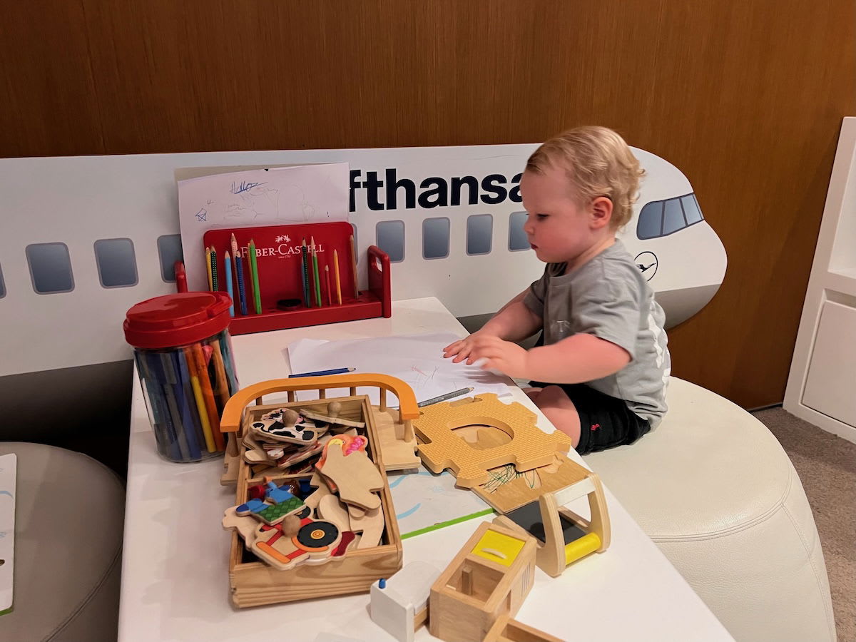 3-Year-Old's Perfect Long-Haul Flight Gives Parents Hope - Image 2