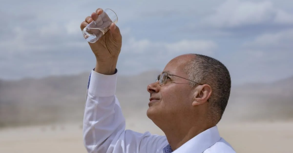 Nobel Winner's Device Makes Water From Desert Air