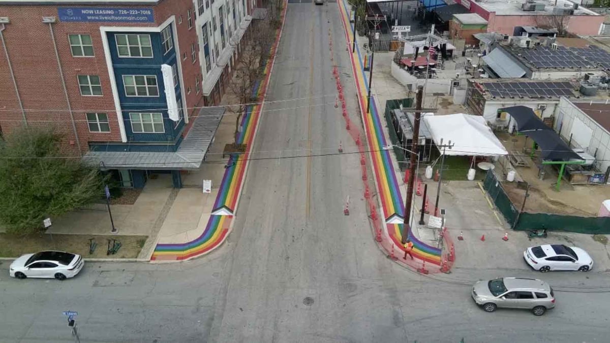 San Antonio Paints Rainbow Sidewalks After State Ban - Image 4