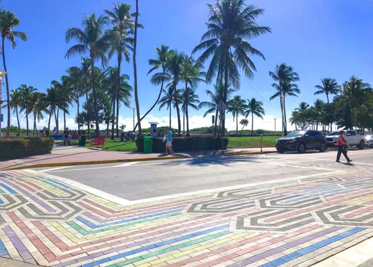 Miami Beach Rebuilds Pride Crosswalk in Park After Ban - Image 2