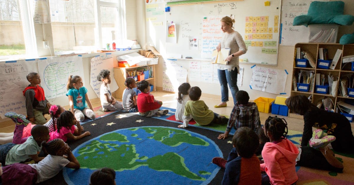 Sheryl Lee Ralph as Ms. Barbara Howard in Abbott Elementary classroom scene