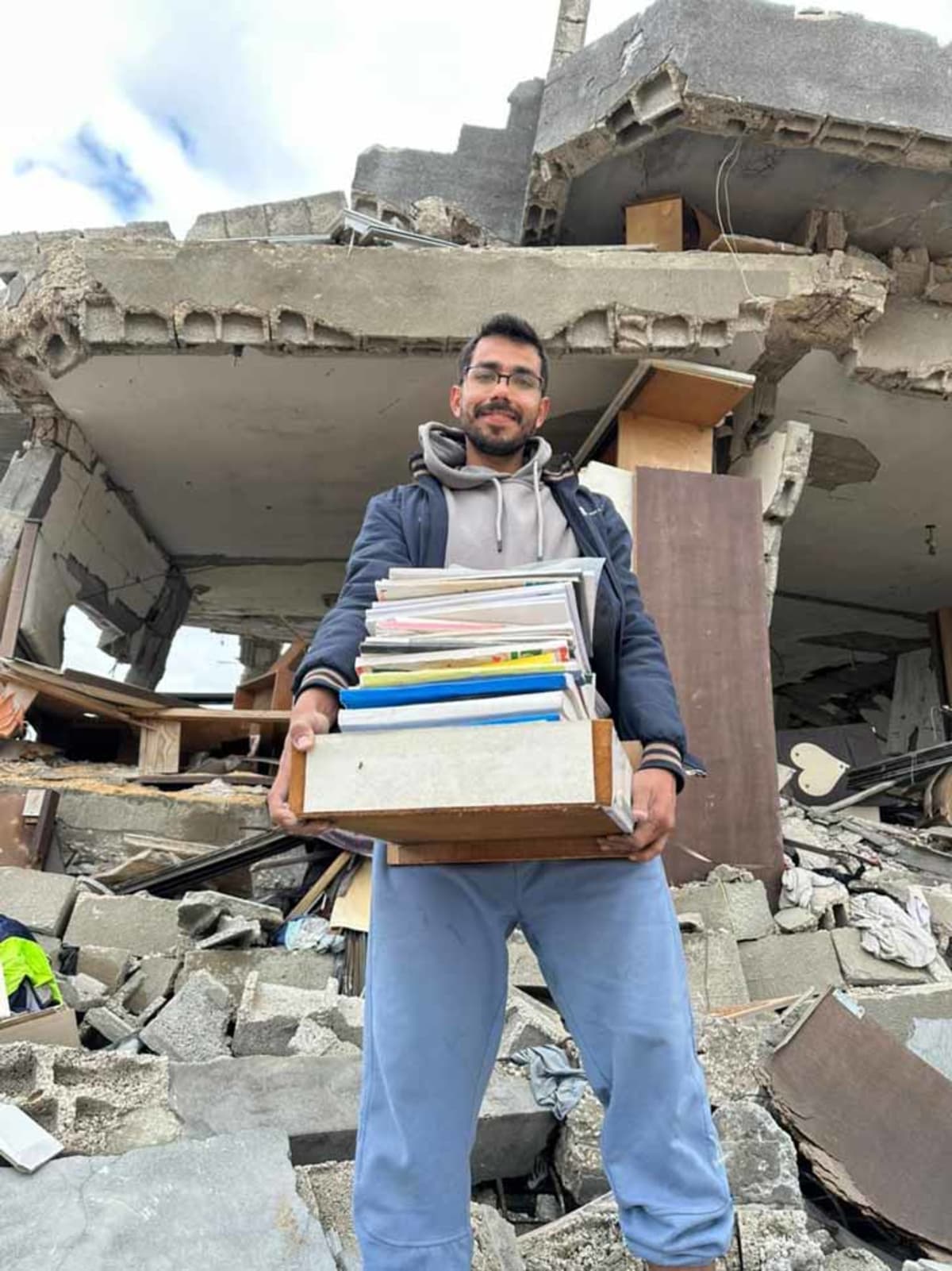 Gaza's Phoenix Library Opens With Books Found in Rubble - Image 5