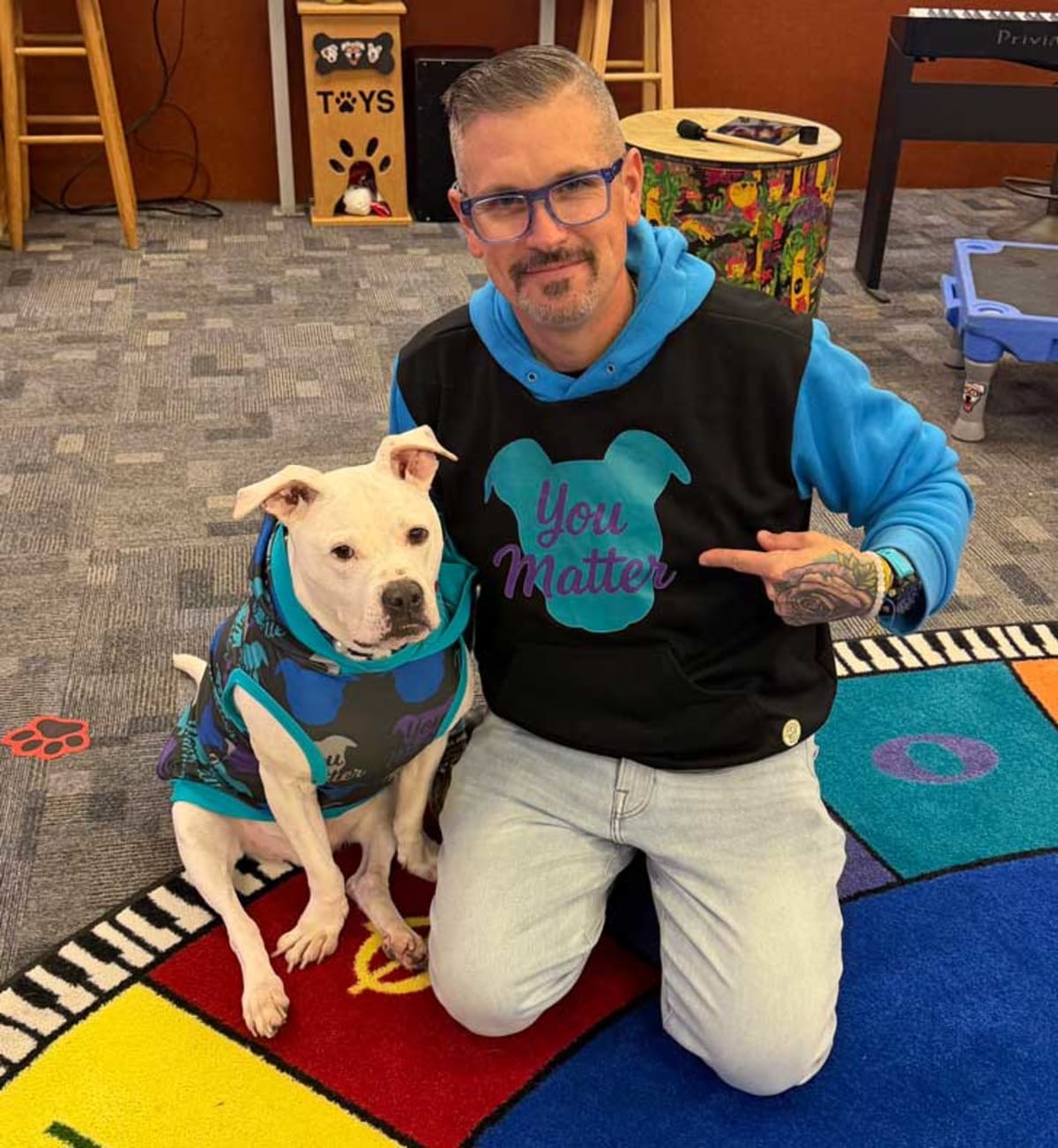 Deaf Pitbull Becomes Therapy Dog for Disabled Kids - Image 4