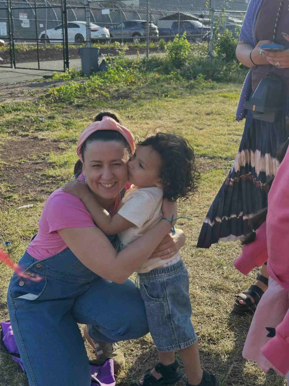 Ms. Rachel Brings Joy to Kids Outside NJ Detention Center - Image 2