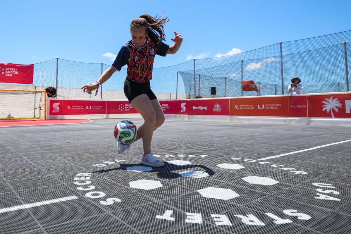 5,000 Players Break Record to Save Soccer Fields From Climate - Image 4