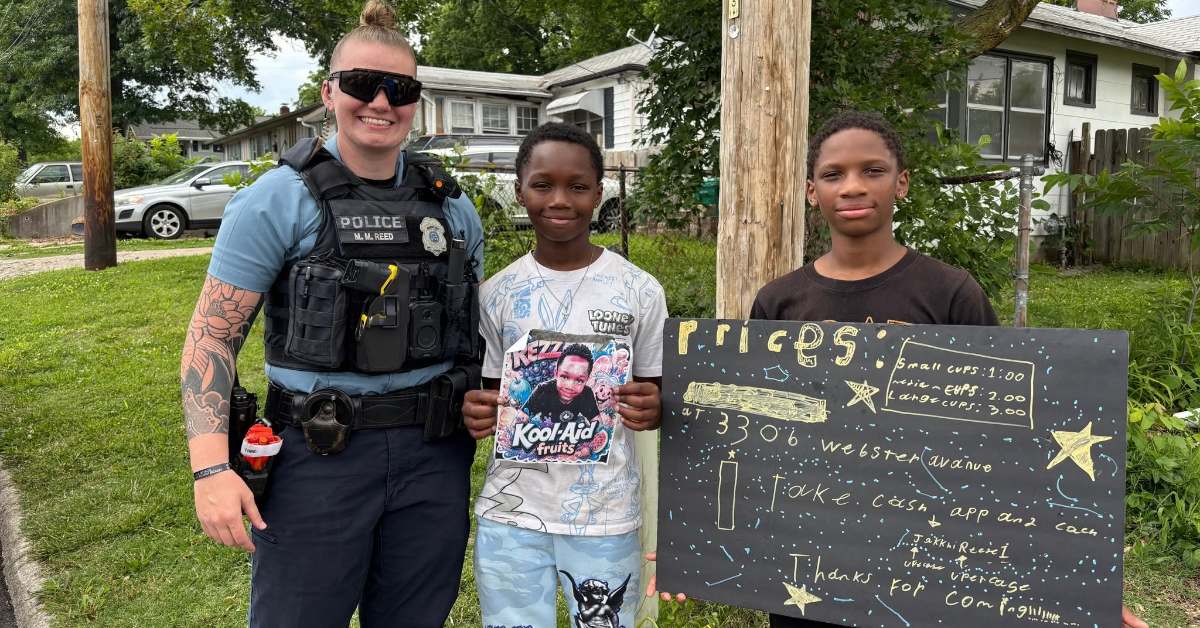 Kansas City Cops Rally Town for Brothers' Lemonade Stand