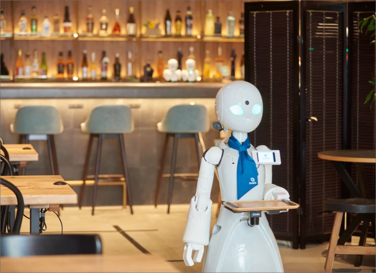 Tokyo Cafe Uses Robots to Employ 100 Disabled Workers - Image 5