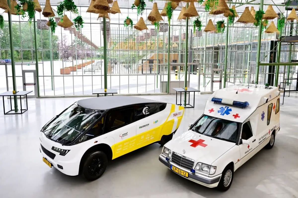 Students Build World's First Solar Ambulance for Remote Care - Image 4
