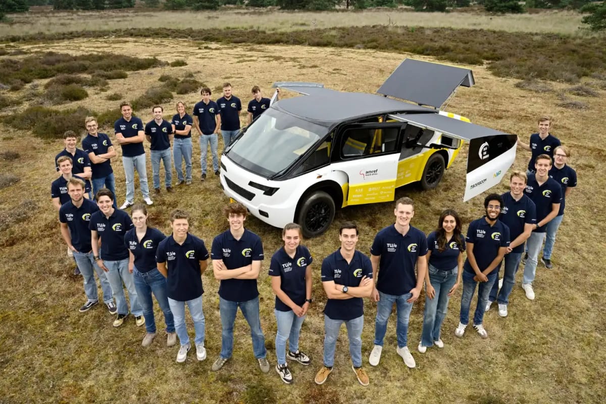 Students Build World's First Solar Ambulance for Remote Care - Image 2