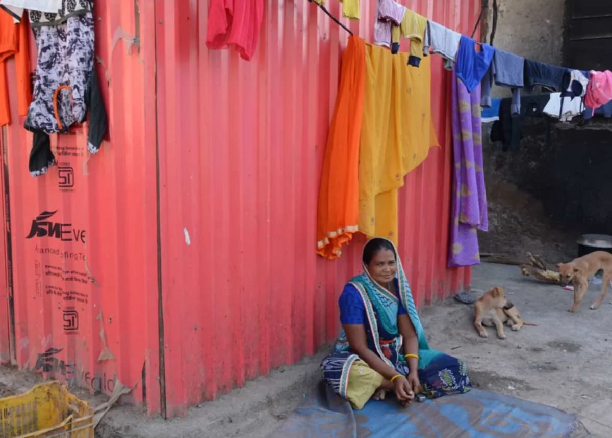 Indian Families Turn Slums Into Dream Homes for $1,000 - Image 5