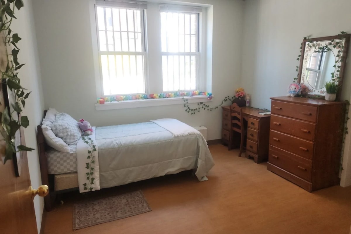 NY Nuns Turn Convent Into Home for Homeless College Students - Image 3