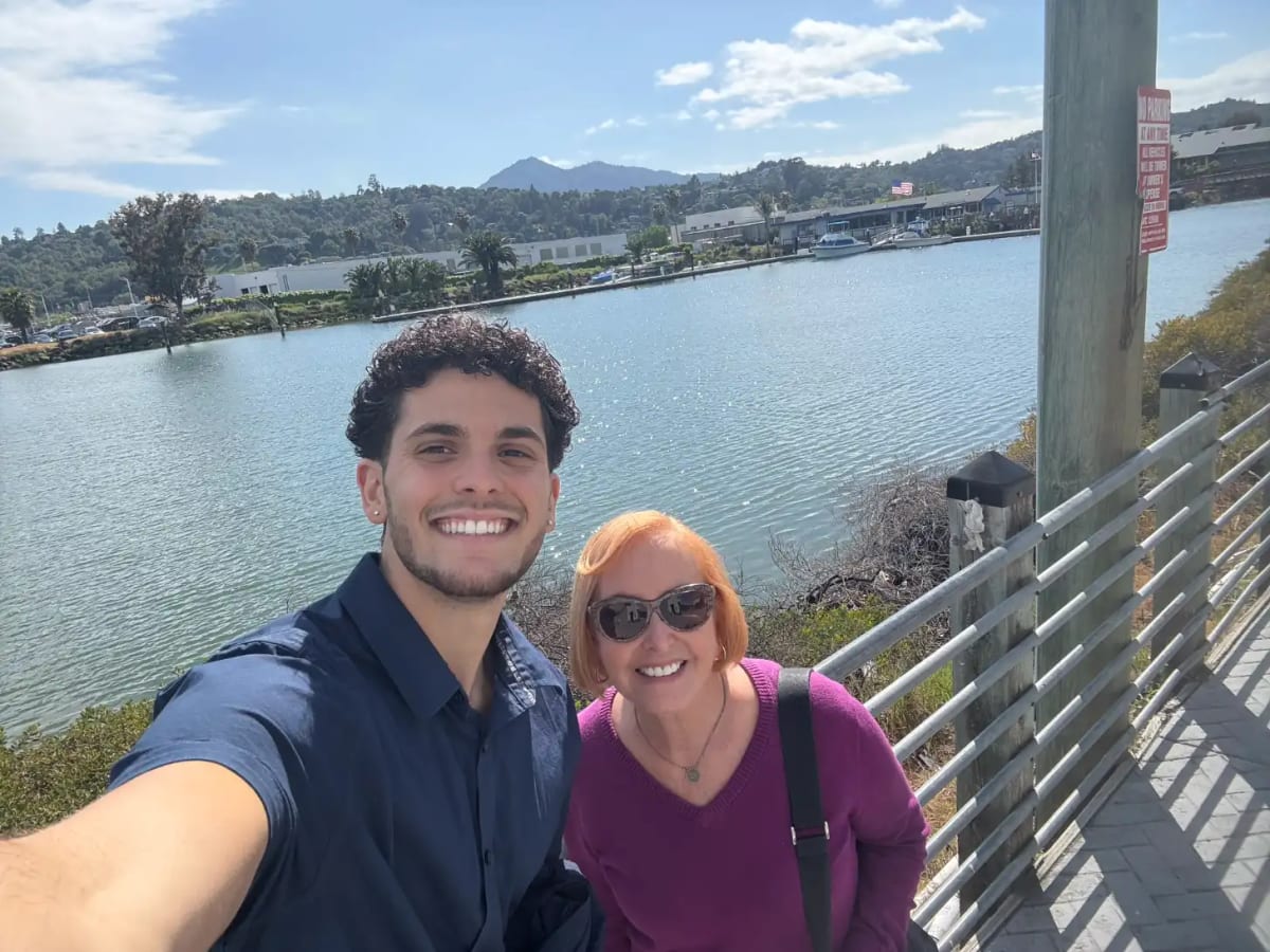 Bay Area Startup Pairs Students With Seniors Needing Help - Image 5