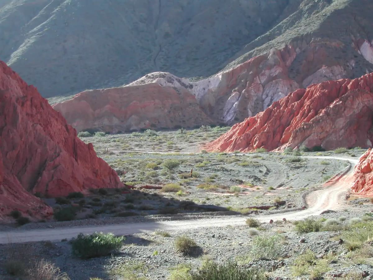 Argentina's Solar Train Glides Through 10,000-Year-Old Canyon - Image 3