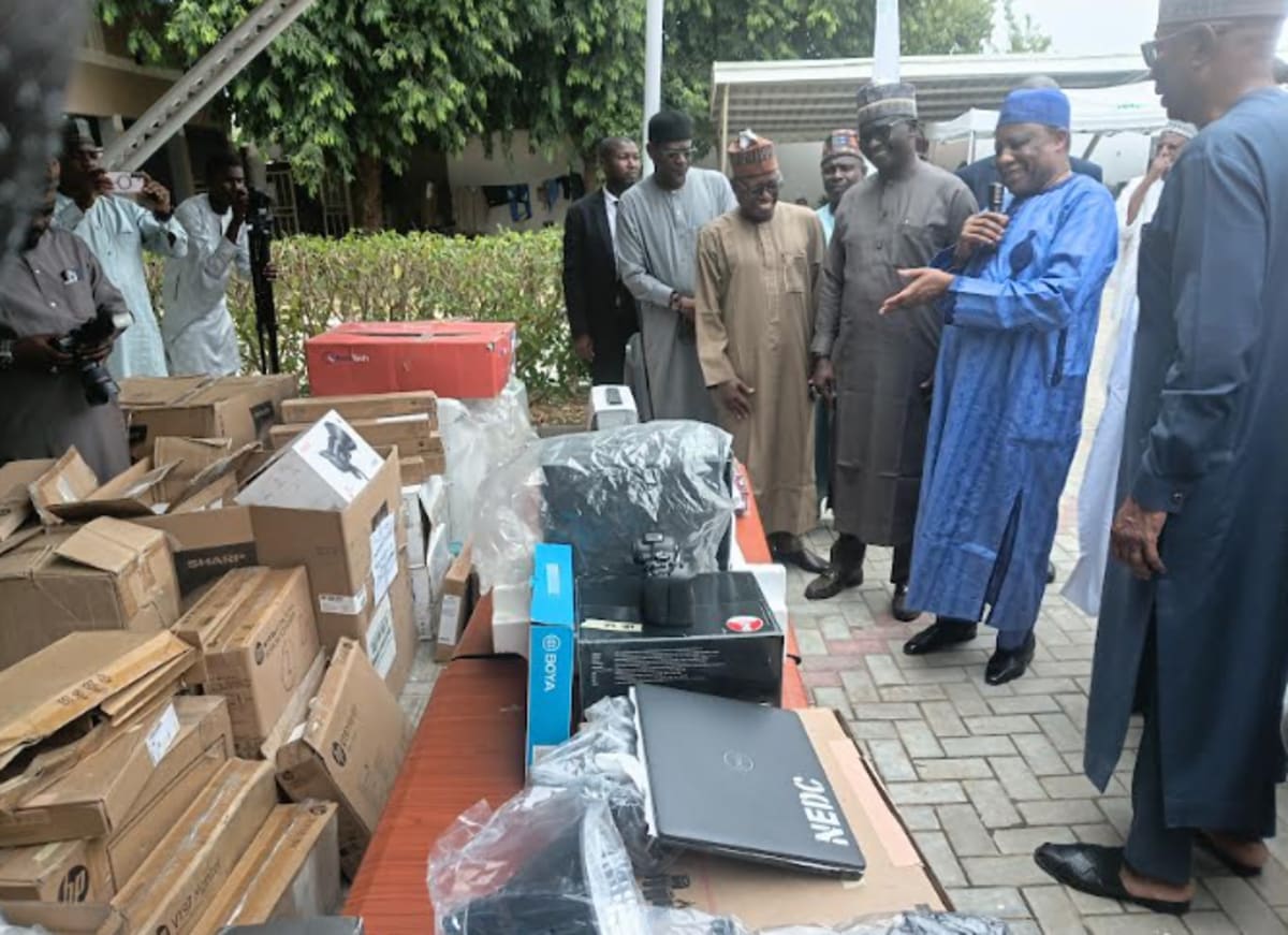 Northeast Nigeria Gets 130 Airport Trolleys, Radio Gear - Image 3
