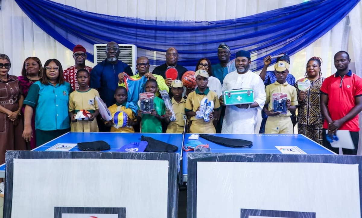 Lagos Gives Sports Gear to 1,020 Schools