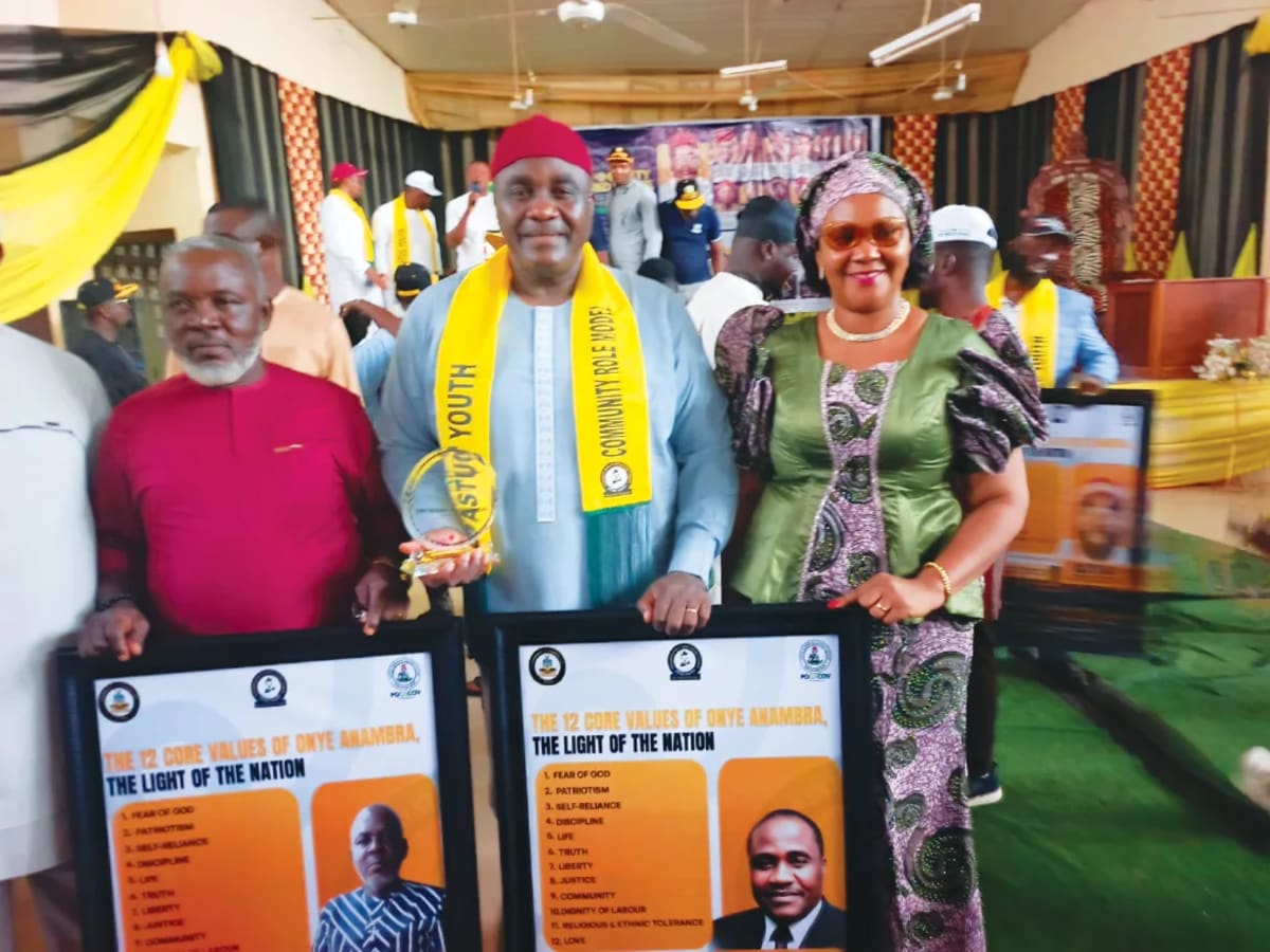Nigerian Youth Honor 12 Leaders for Community Service - Image 2