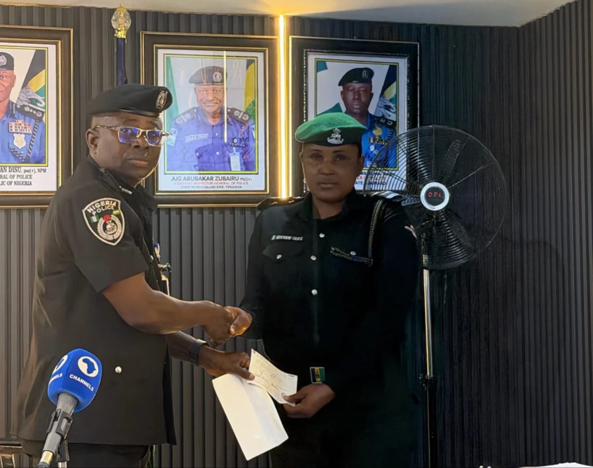 Nigeria Police Give $6,000 to Families of Fallen Officers - Image 2