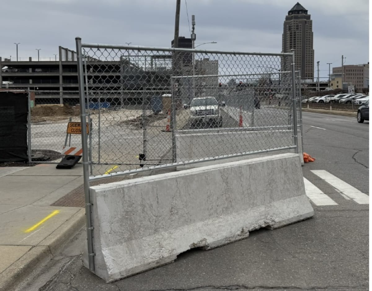Iowa Company Turns Wind Turbine Blades Into Road Barriers