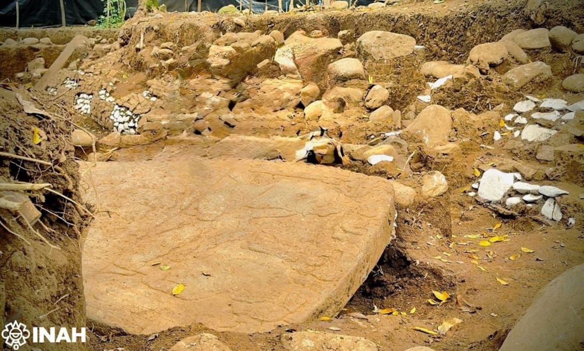 1,400-Year-Old Stela Discovery Rewrites Mexico's History - Image 3