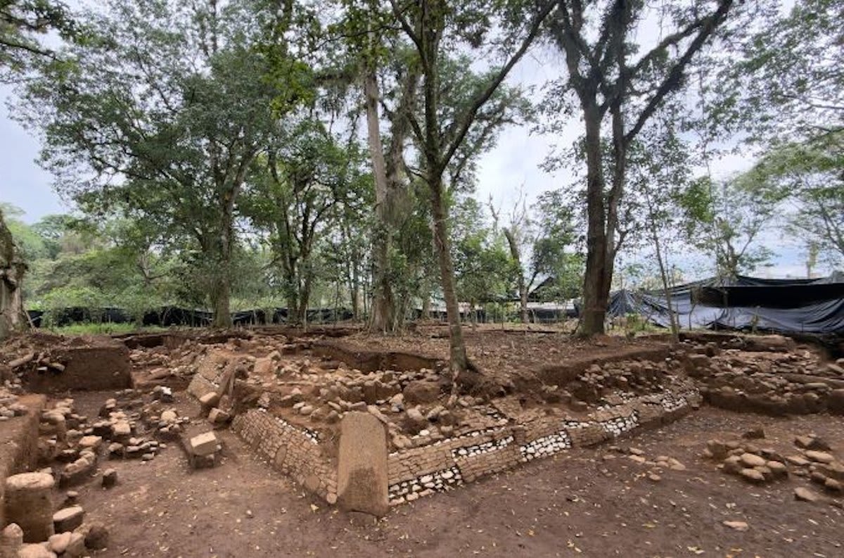1,400-Year-Old Stela Discovery Rewrites Mexico's History - Image 2