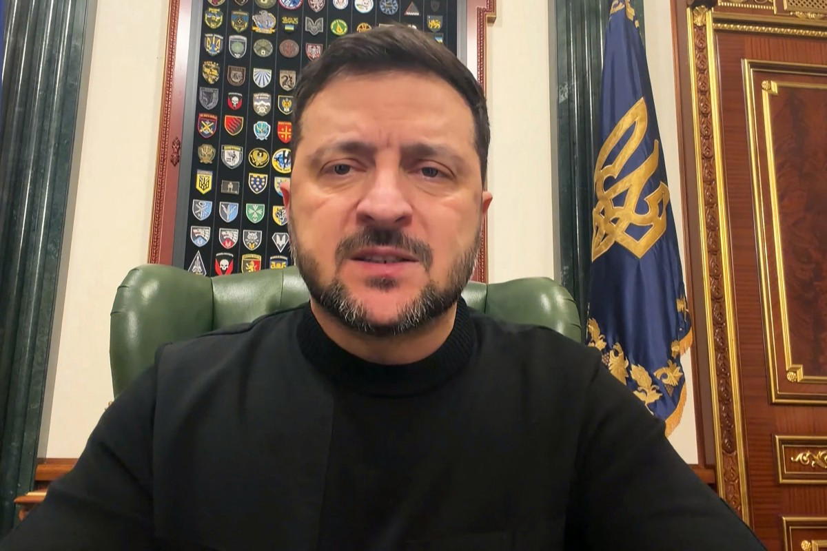Ukrainian President Volodymyr Zelensky addressing cameras in Kyiv during wartime diplomatic negotiations