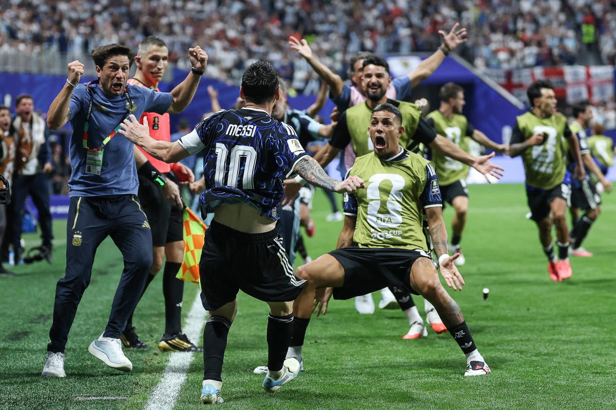 Messi Leads Argentina Past England Into 2nd Straight Final