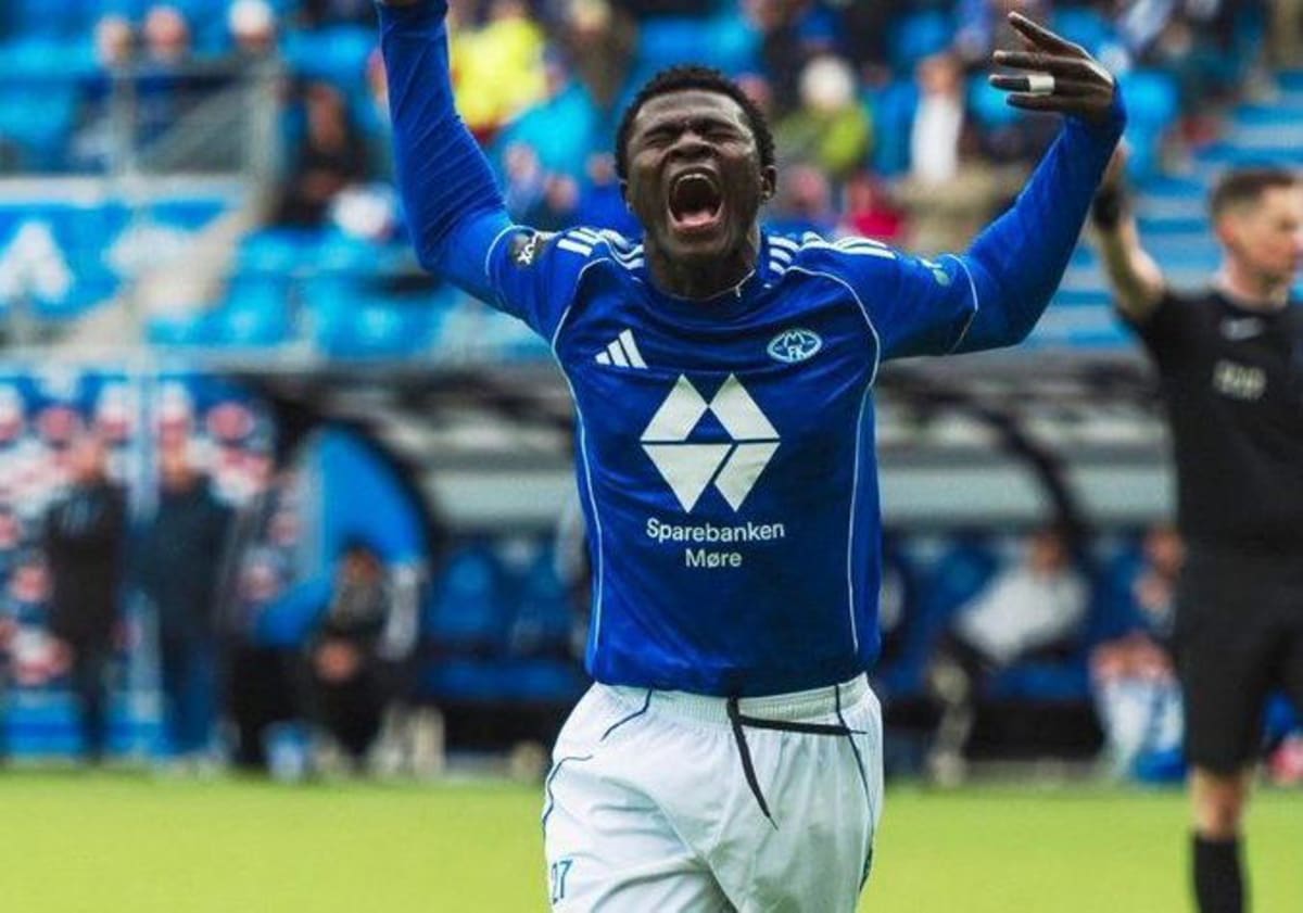 Nigerian Soccer Star Cleared, Scores 2 Goals in Comeback