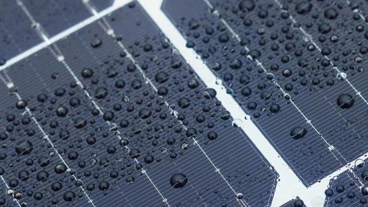 Spanish Solar Panel Turns Raindrops Into Clean Energy