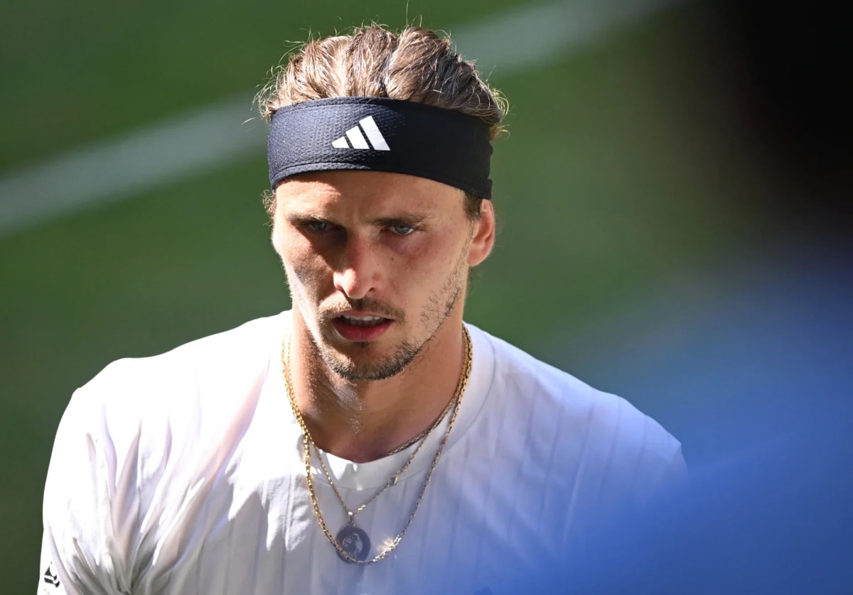 Tennis player Alexander Zverev speaking candidly at press conference about mental health awareness