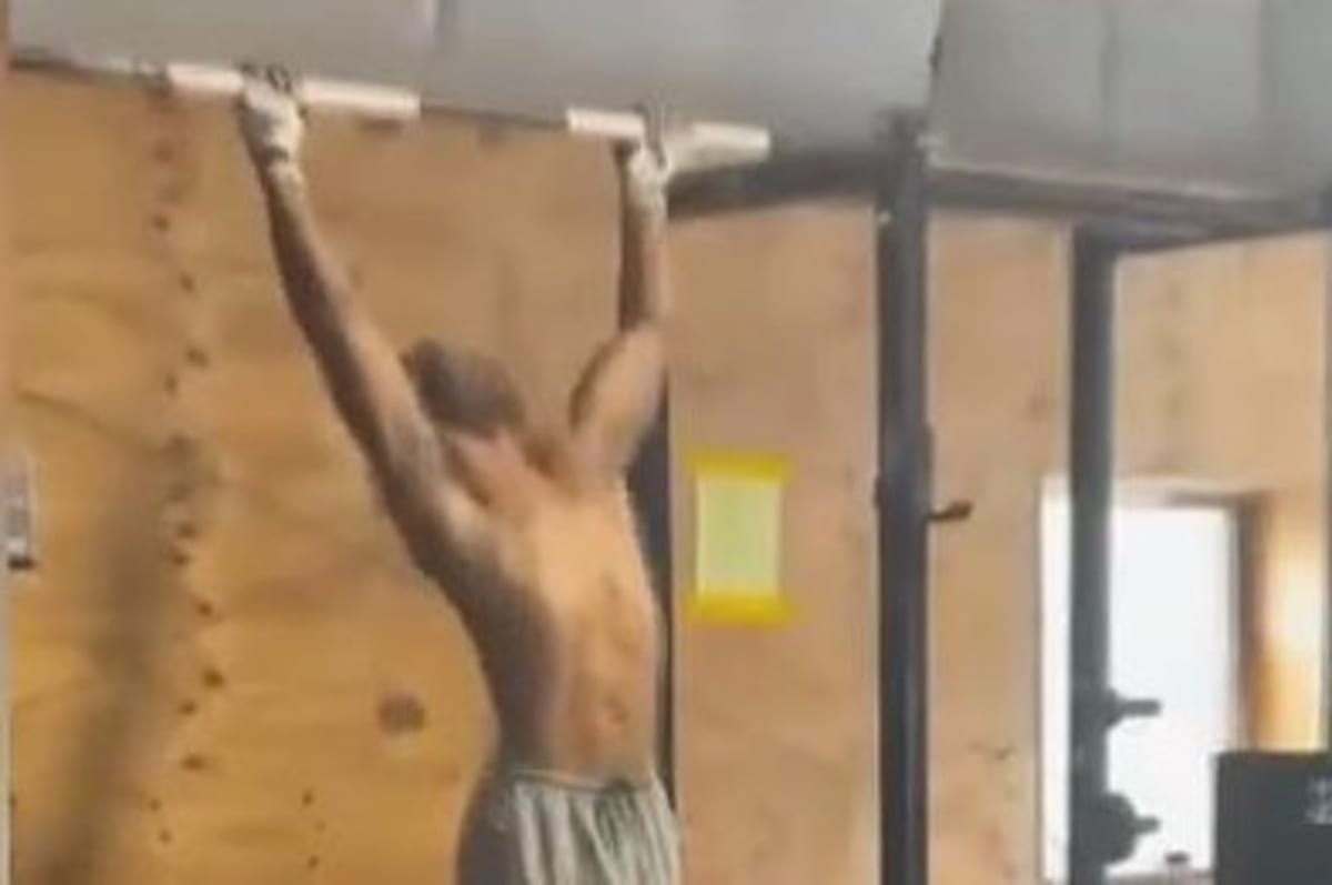 22-Year-Old Does 12,412 Pull-Ups in 24 Hours for Record