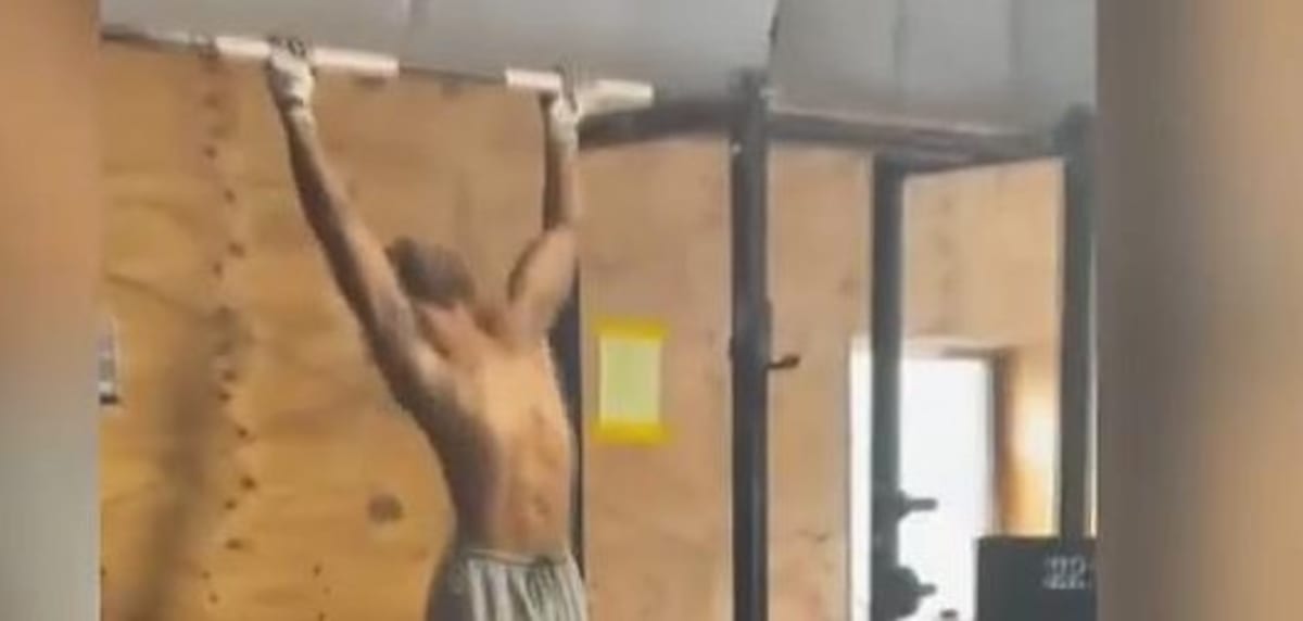 22-Year-Old Does 12,412 Pull-Ups in 24 Hours for Record - Image 2