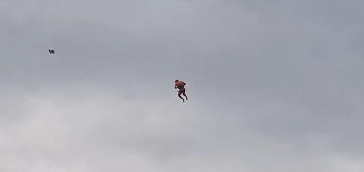 Swiss Man Soars 92 Feet in Record-Breaking Blobbing Stunt - Image 2