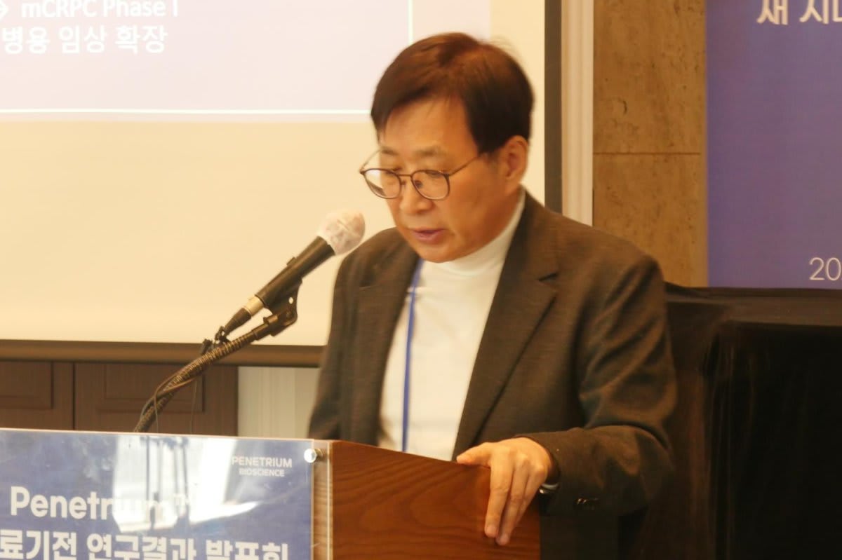 Scientists in laboratory examining cancer treatment research and tumor microenvironment samples