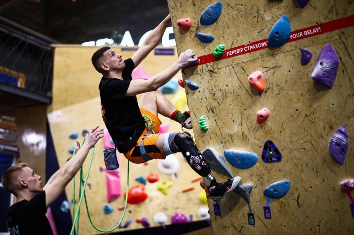 Ukraine Veterans Find Healing Through Adaptive Climbing - Image 2