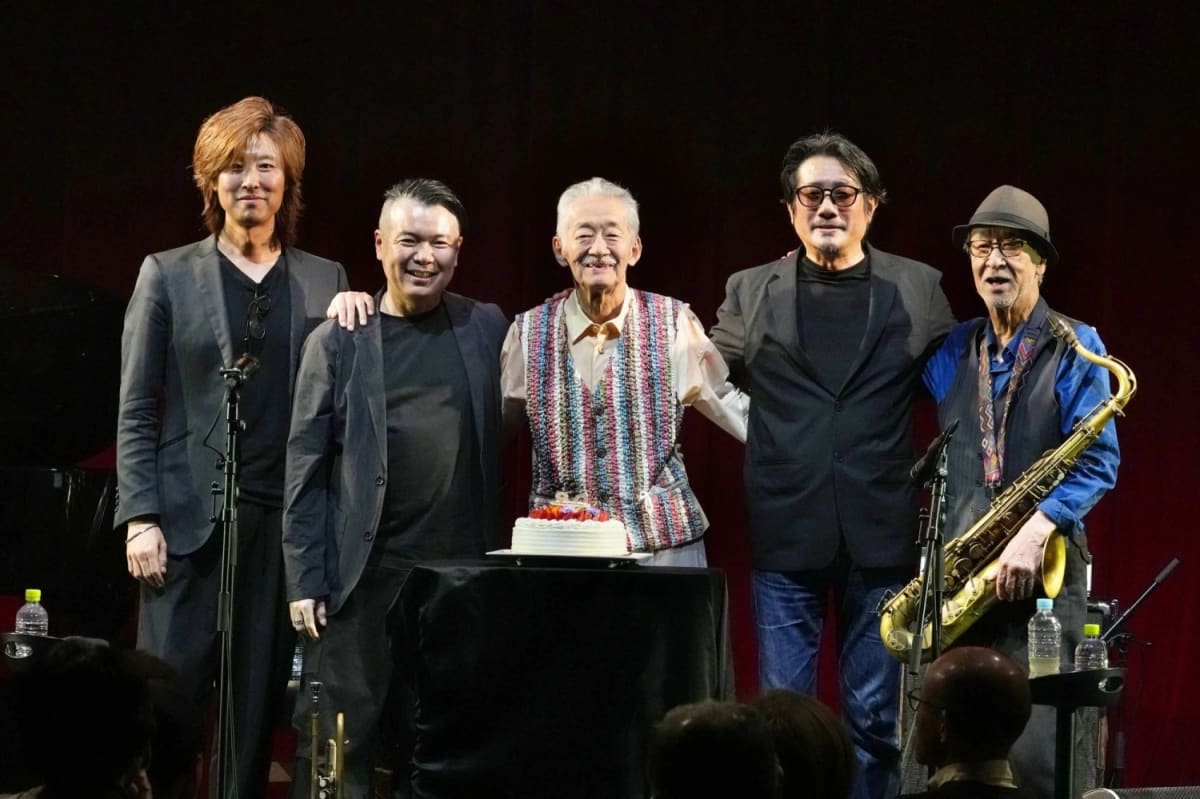 Jazz Bassist Yoshio Suzuki Celebrates 80th on Stage - Image 2