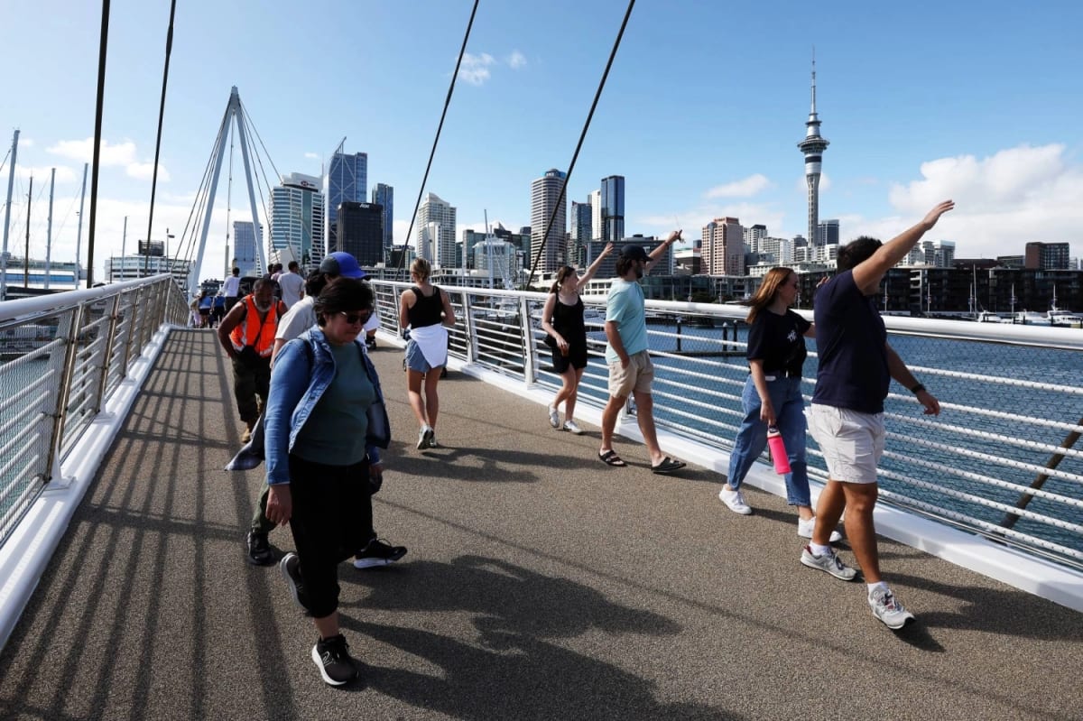 More Kiwis Staying Home as New Zealand Population Grows - Image 2