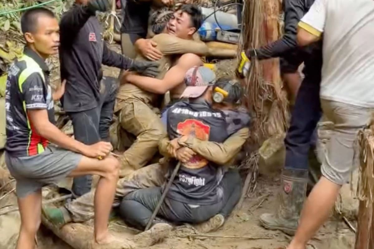 Cave Survivors Guide Rescuers to Two Trapped Men in Laos - Image 2