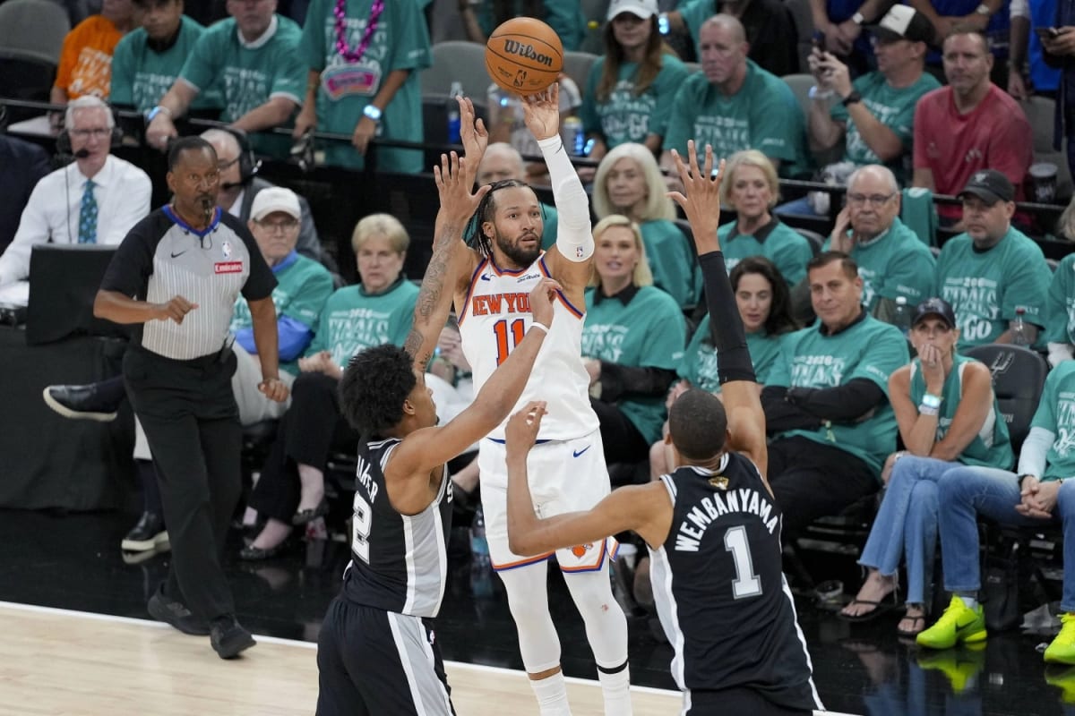 Knicks Rally From 14 Down to Win NBA Finals Game 1 - Image 2